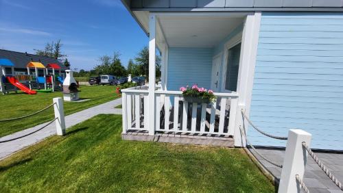 Ustronie Morskie House | Domki letniskowe Pastelowe Ustronie