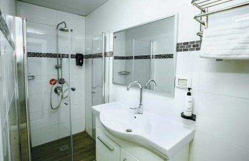 Haifa Hotel | Domus Bat Galim Hotel