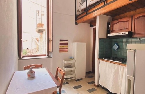 Historic Castle District Apartment | Domus Myo Bastione Saint Remy