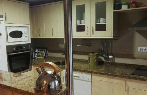 Oeste Apartment | DOMUS SALAMANCA. MELCHOR CANO. Centro. 4 dormitorios