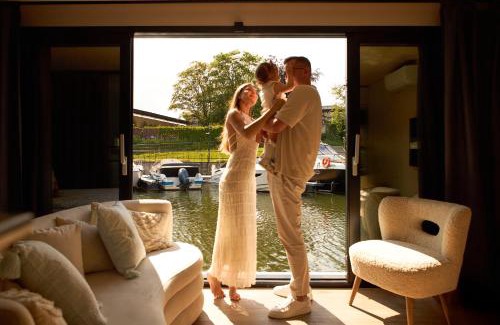 Gdansk City Center Apartment | Domy Na Wodzie - La Mare Motlava Houseboats by Downtown Apartments