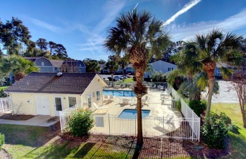 Demere Park Condo | Don’t Let Summer Dates Get Away! September & October dates available!
