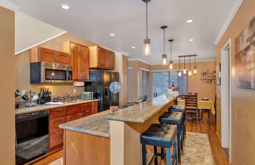Zephyr Cove House | Don't miss out on summer in Lake Tahoe,near beach,pool,downtown,concert FUN 8max