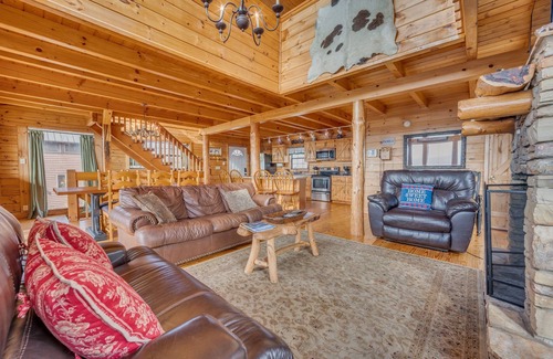 Gatlinburg - Pigeon Forge Cabin | Don't miss the Breathtaking Views from this Cabin