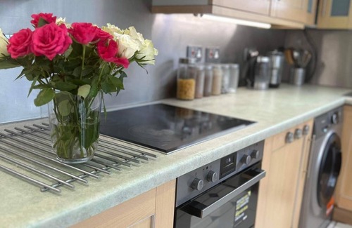Streatham Hill House | Don't wake me up. South London. Sleeps 20+