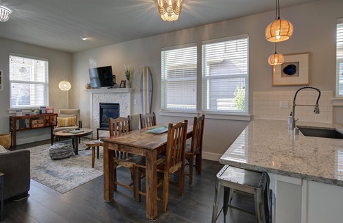 Ocean Shores House | Don't Worry Beach Happy - Oyhut Bay Seaside Village