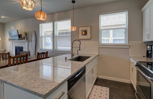 Ocean Shores House | Don't Worry Beach Happy - Oyhut Bay Seaside Village