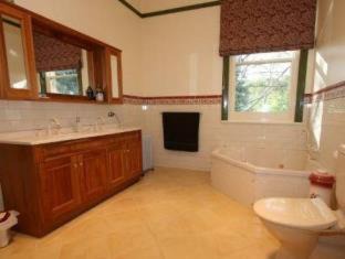 Castle Forbes Bay Bed & Breakfast | Donalea Bed and Breakfast & Riverview Apartment