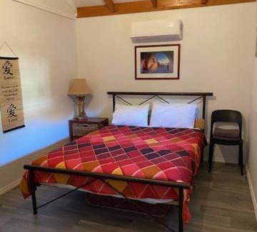 Dongara House | Dongara Breeze Inn