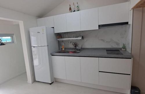 Chungmu House | Dongpirang Private Pension #jungangmarket #petfriendly