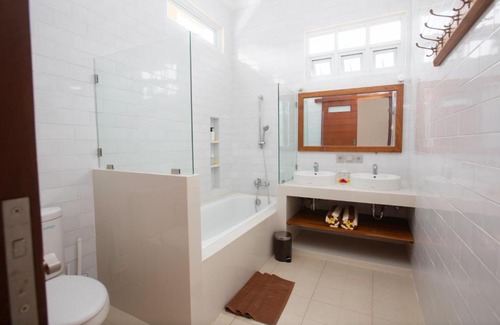 Jimbaran Bay Bed & Breakfast | Donguri House Bali