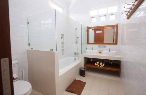 Jimbaran Bay Bed & Breakfast | Donguri House Bali