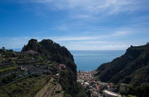 Pontone House | Donna Luisa Suites 19 Amalfi view - free parking