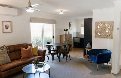 Clare Apartment | Donnybrook Cottages - Hutt River