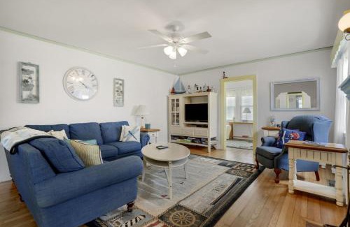 Chincoteague House | Donovan's Reef - Pet friendly, In Town!