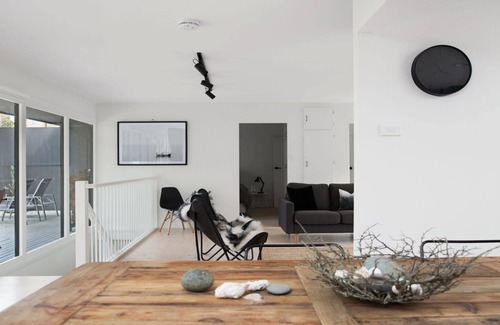 Lilli Pilli House | Dont pass this amazing property by with direct access to the beach and...