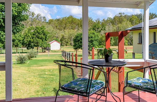 Boyne Valley Cabin | Dooboon Cottage - A Glamping Retreat in the Bush where your horse is welcome.