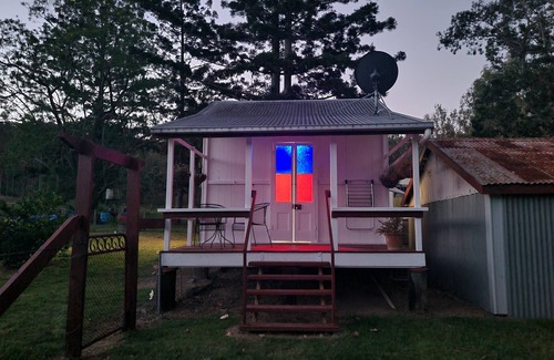 Boyne Valley Cabin | Dooboon Cottage - A Glamping Retreat in the Bush where your horse is welcome.