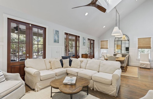 Seaside House | Doodlebug Cottage | Watercolor Executive Access Home | 6 Pools | Lazy River