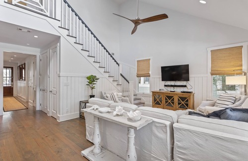 Seaside House | Doodlebug Cottage | Watercolor Executive Access Home | 6 Pools | Lazy River