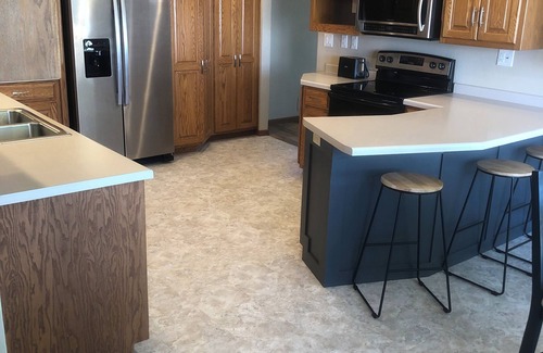Sturgeon Bay House | Door County Spacious 5 Bedroom Agrotourist Retreat-Outdoor Pool-No Cleaning Fee!