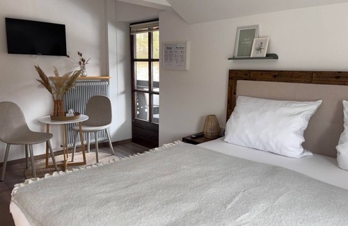Fuschl am See Bed & Breakfast | Doppelbettzimmer MIT Balkon - Pension Stöllinger