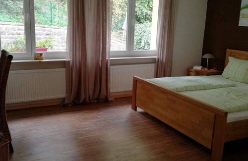Leinsweiler Bed & Breakfast | Doppelzimmer 1 - Gästehaus Erlenwein