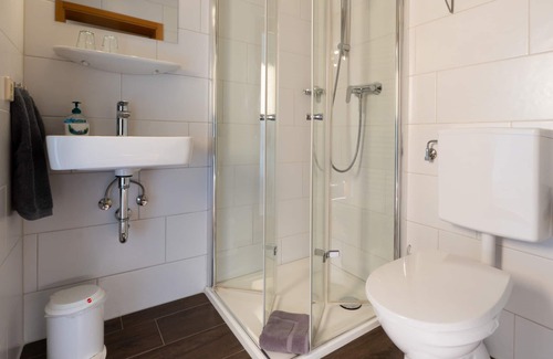 Bad Bellingen Apartment | Doppelzimmer 2 - Müller Thurgau, max. 2 Personen