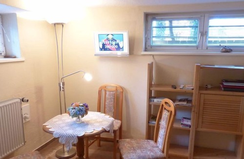Stern Apartment | Doppelzimmer 25 qm, Souterrain, Du/wc