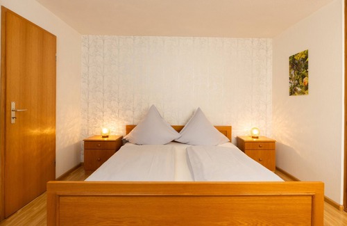 Bad Bellingen Apartment | Doppelzimmer 3 - Chardonnay, max. 2 Personen