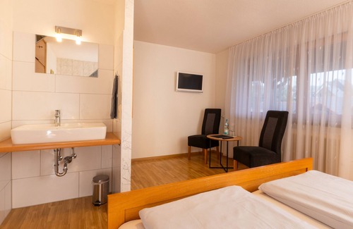 Bad Bellingen Apartment | Doppelzimmer 3 - Chardonnay, max. 2 Personen