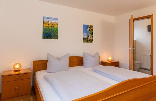 Bad Bellingen Apartment | Doppelzimmer 4 - Spätburgunder, max. 2 Personen