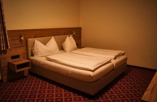 Eben im Pongau House | Doppelzimmer mit Du od. Bad, WC, TV, Tel - Hotel-restaurant Schwaiger
