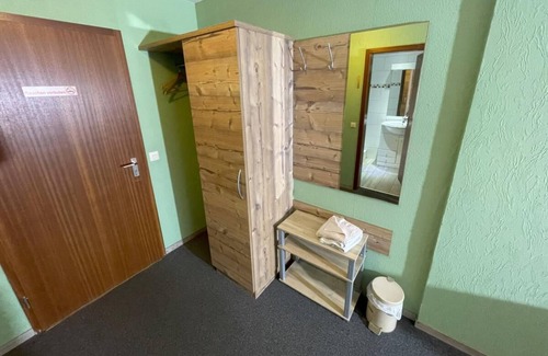 Ottenhausen Apartment | Doppelzimmer mit Balkon - Gästehaus Rössle 5