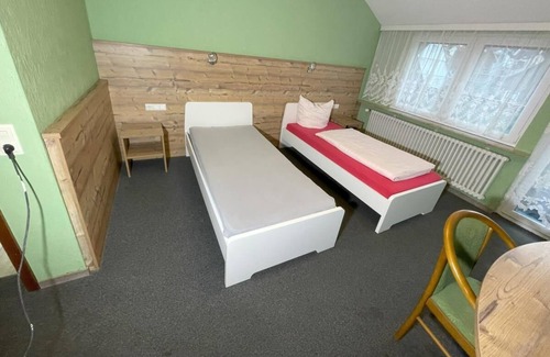Ottenhausen Apartment | Doppelzimmer mit Balkon - Gästehaus Rössle 6