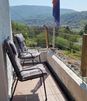 Purasca House | Doppelzimmer mit Gemeinschaftsbad - und Küche