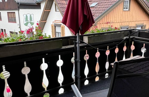 Bad Wildbad Apartment | Doppelzimmer mit WC und Dusche, Balkon