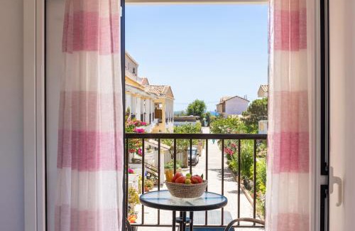 Ag. Georgios Hotel | Dora Pool Studios by Konnect,150m from the Beach