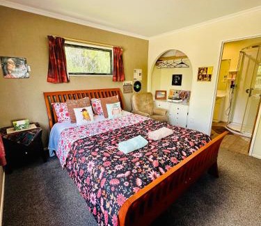Hamilton House | Dora's Comfortable Homestay in Hamilton
