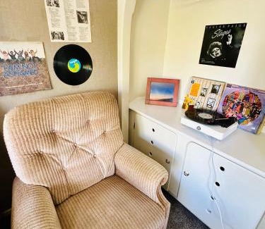 Hamilton House | Dora's Comfortable Homestay in Hamilton