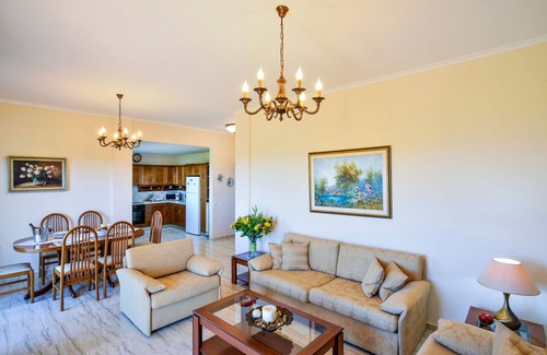 Maleme Condo | Dora's House - A sea view 3-bedroom luxury apartment