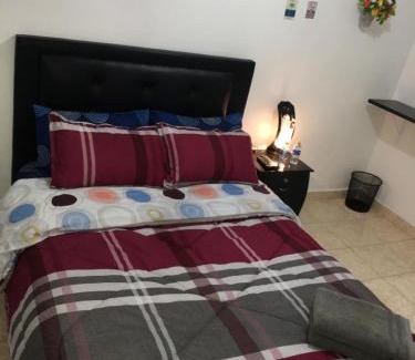 Engativa House | Dorado Airport rooms & apartments