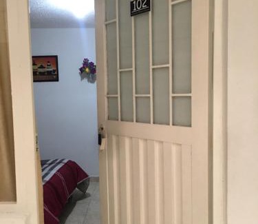 Engativa House | Dorado Airport rooms & apartments
