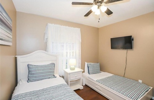 Historic Old Town House | Dorchester Cottage Licence 044-2022
