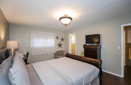 Historic Old Town House | Dorchester Cottage Licence 044-2022