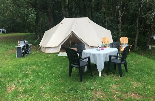 Bouzic RV Rental | Dordogne Glamping - Emperor tent PV3