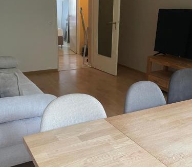 Heilbronn Apartment | DoreyHome HN1 - Stilvolles Apartment zentral in Heilbronn - 7 Personen - WLAN