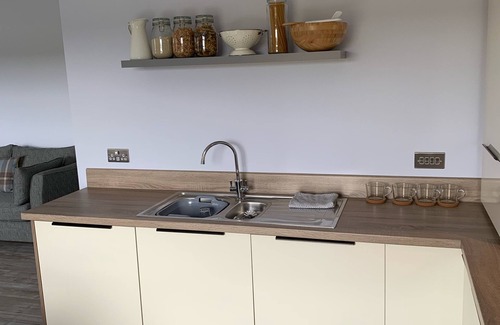 Dornoch Apartment | Dornoch NEW 2 Bedroom HIGH SPEC self contained Apartment (DORNOCH)
