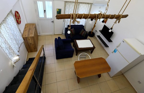 Karavas House | Doruksen Cozy Sea House with spacious backyard and sea view-2 min from the beach