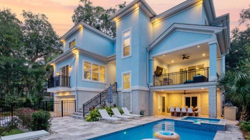 North Forest Beach House | Dory by AvantStay Walk to the Beach Luxe Home